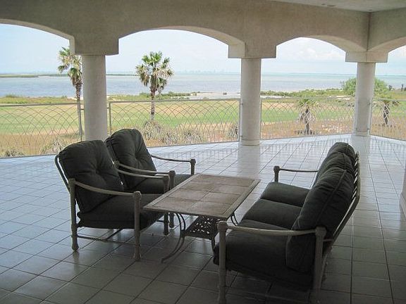 3rd image of 30 Laguna Madre Dr