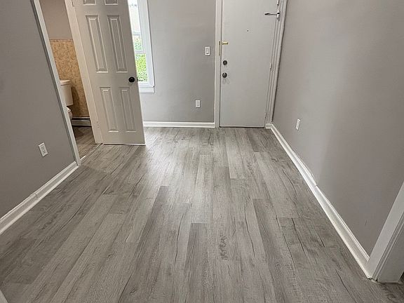 5th image of 125-127 Redwood Ave #22