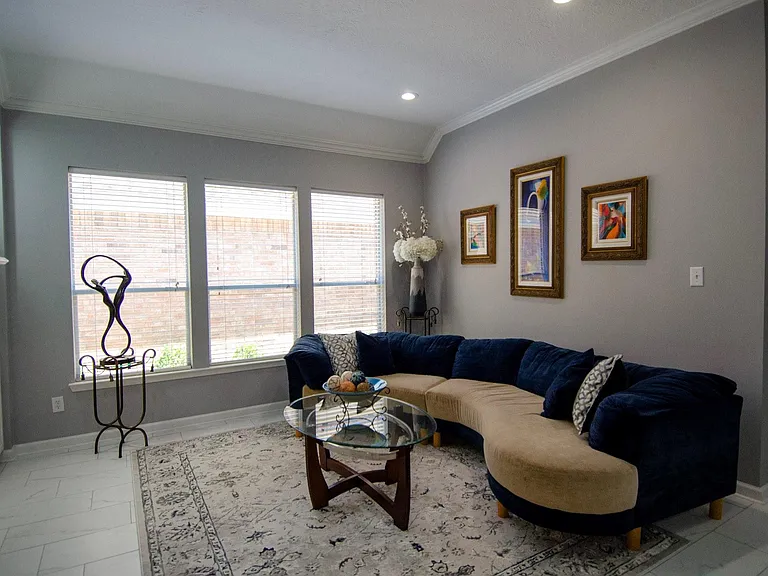 1211 Campton Ct — Photo 13