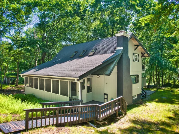 326 Gold Finch Rd, Bushkill, PA 18324