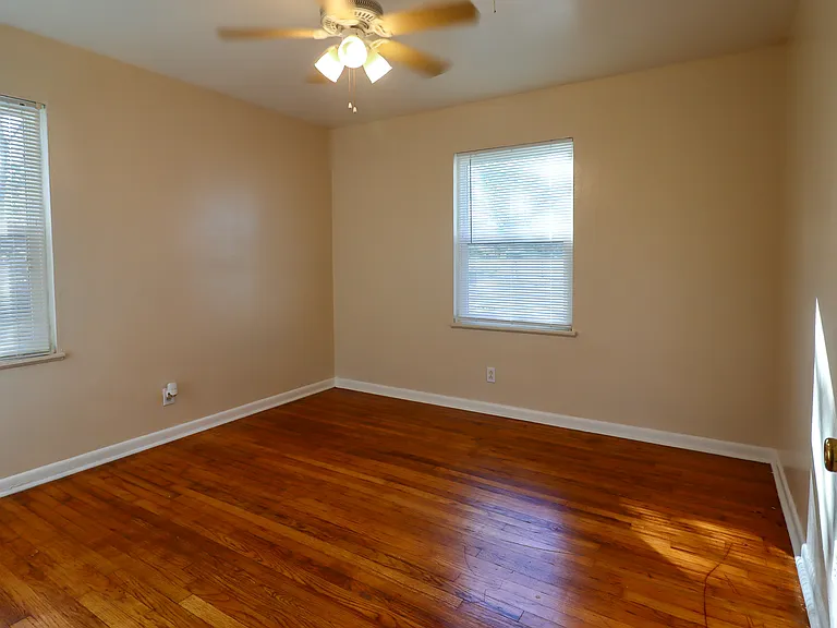 2701 Hillside Dr — Photo 15