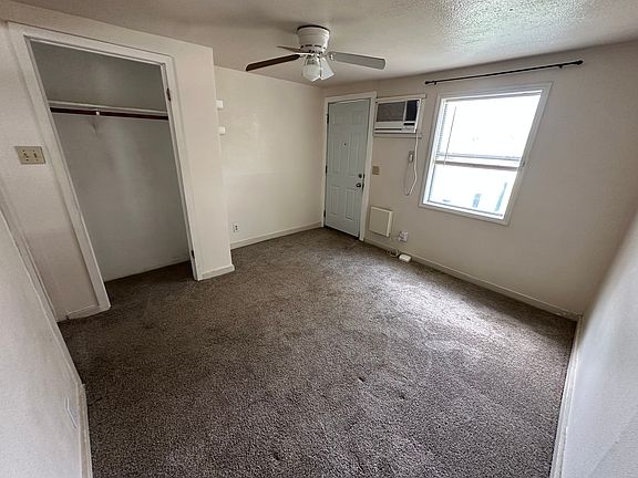 4th image of 915 W Chestnut St APT E