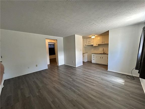 2nd image of 28 Pioneer Dr APT 2