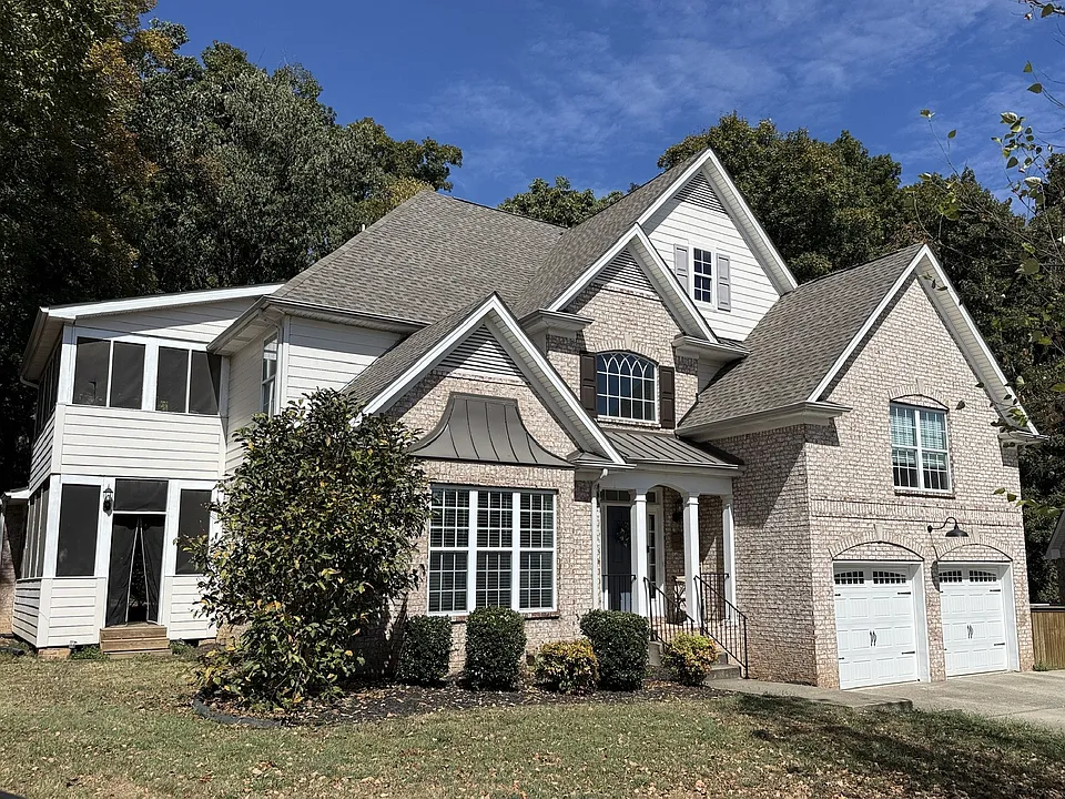 3904 Signature Ct