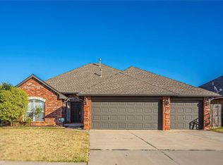 13820 Korbyn Dr, Yukon, OK 73099