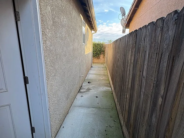 3310 N Tilden Ct — Photo 5