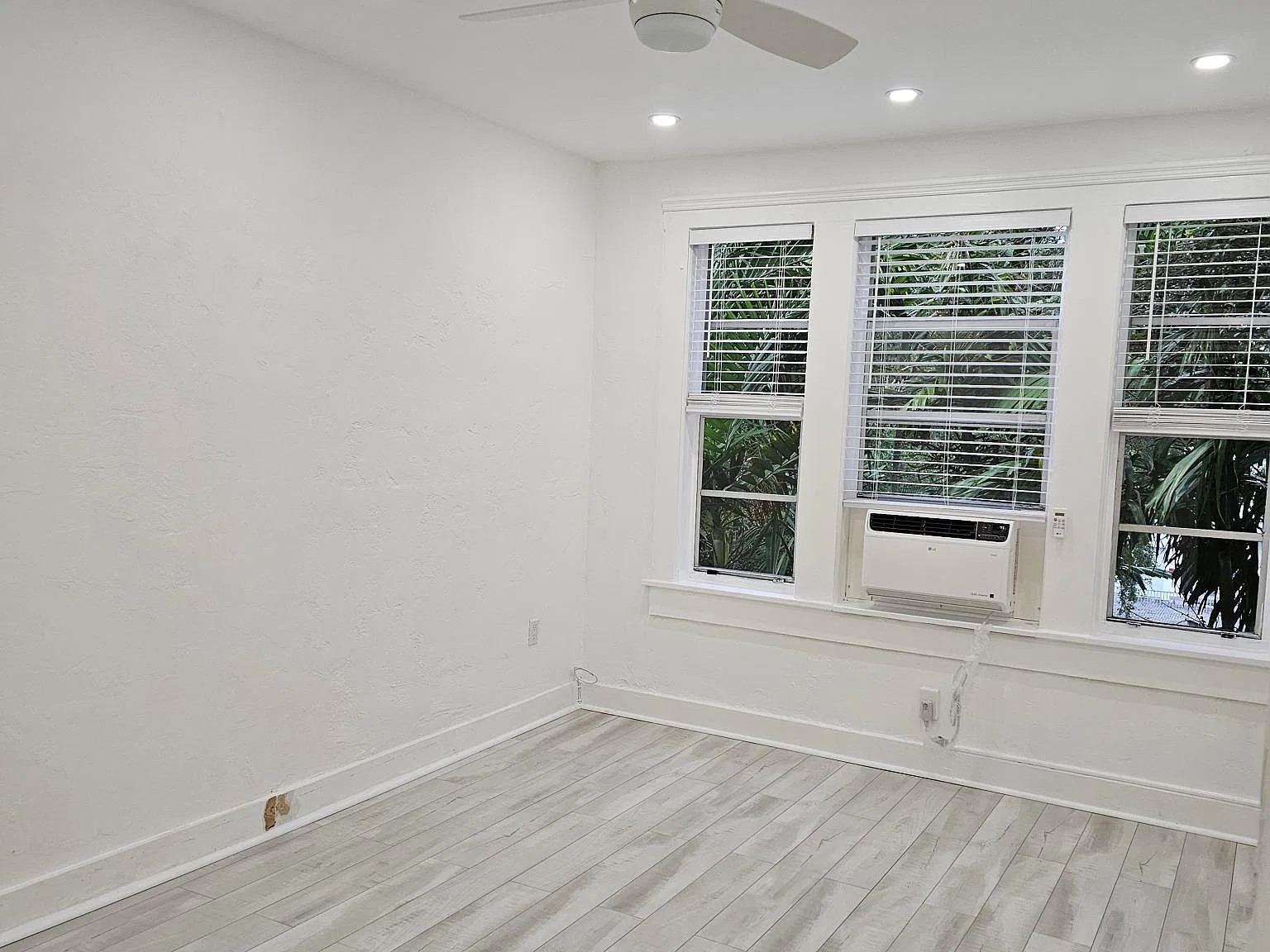 2401 Overbrook St — Photo 3