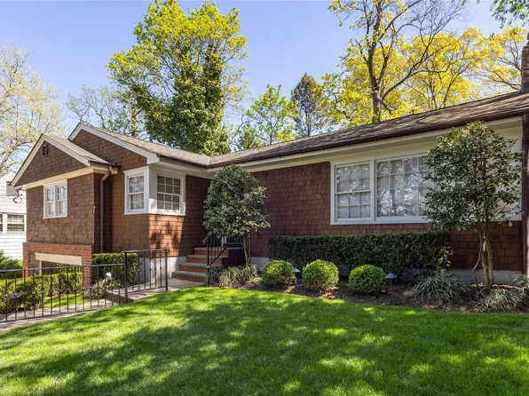 350 Park Lane, Douglaston, NY 11363