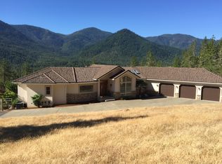 350 Naturescape Rd, Grants Pass, OR 97527