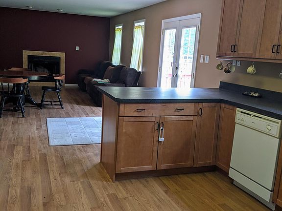 3rd image of 2355 White Oak Dr W