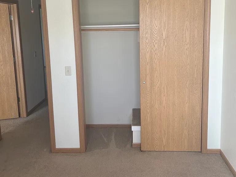 841 Stonecrop Dr — Photo 7