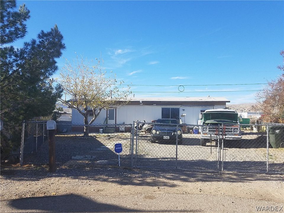 1st image of 585 NE El Monte Cove