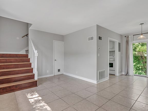 2nd image of 622 Ermac Dr #A