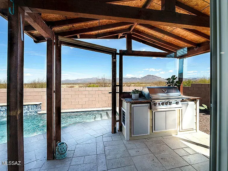 W Raven Ct, Tucson — Photo 2