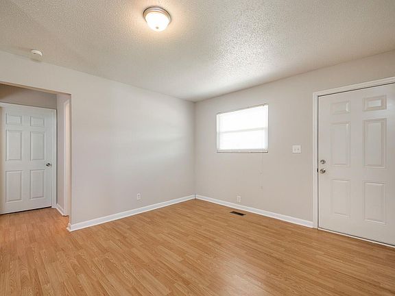 4th image of 9821 Colony Park Ln #B