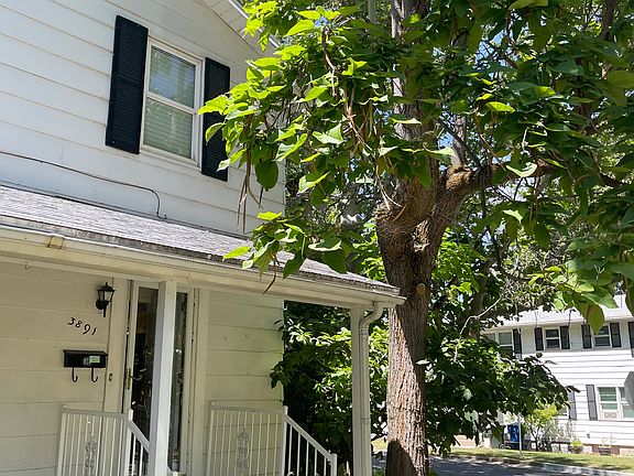 2nd image of 3891 Grandview Dr