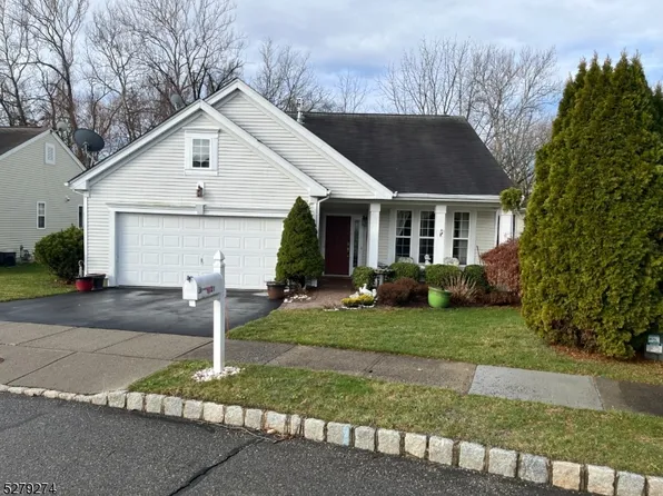21 Coventry Cir, White Twp., NJ 07823