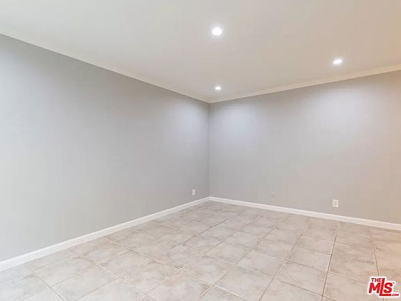 3rd image of 3740 Veteran Ave #1