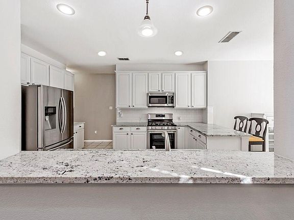 3rd image of 1461 Meadow Vista Dr