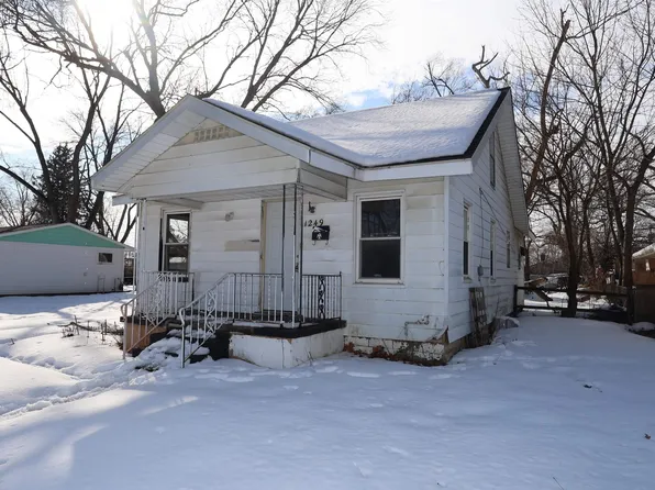 1249 Fremont St, South Bend, IN 46628