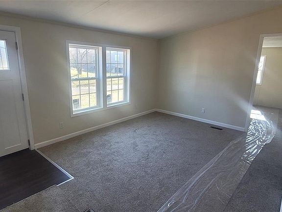 3rd image of 115 Sunset Dr