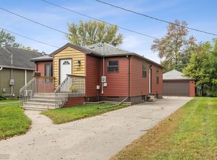 221 15th St N, Moorhead, MN 56560