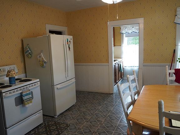 4th image of 59 Hollis St