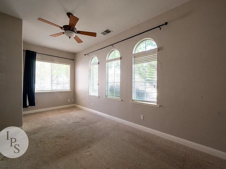 2389 Prescott Ave — Photo 21