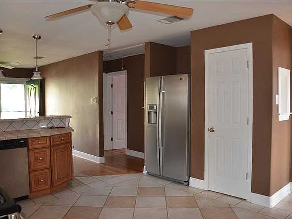 4th image of 2204 W Christie Dr