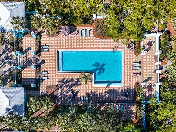 3rd image of 144 Spires Ln #114