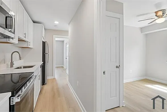 1410 Young St SE #8 — Photo 5