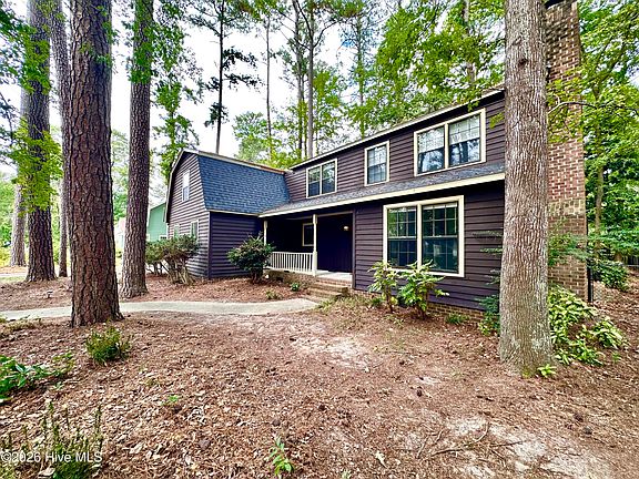 3rd image of 111 Antler Road