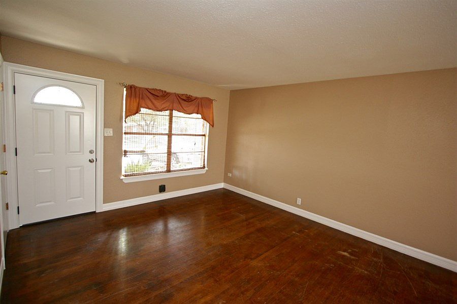 2nd image of 355 Hialeah Ave