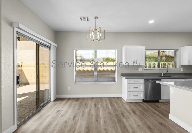 7500 E Deer Valley Rd #31 — Photo 7