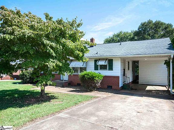 3rd image of 206 Courtney Cir