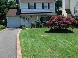 3 Doe Path, Coram, NY 11727