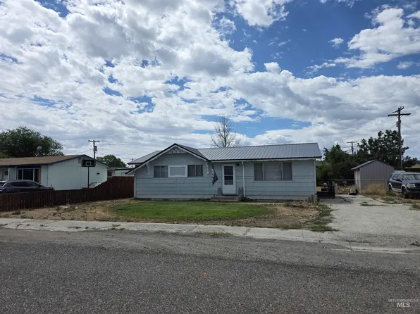 917 16th Dr, Rupert, ID 83350