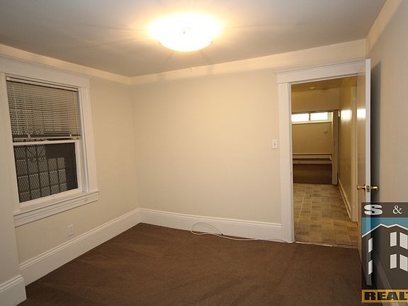 4th image of 1044 Pine St APT 1A