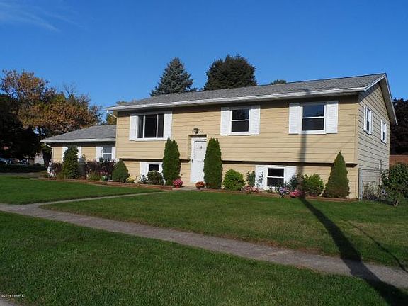 2nd image of 602 Parkside Dr