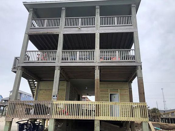 4th image of 13130 Gulf Beach Dr