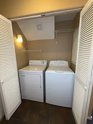 2 bed, 2.0 bath, 1395 sqft, $1,800 — Photo 4