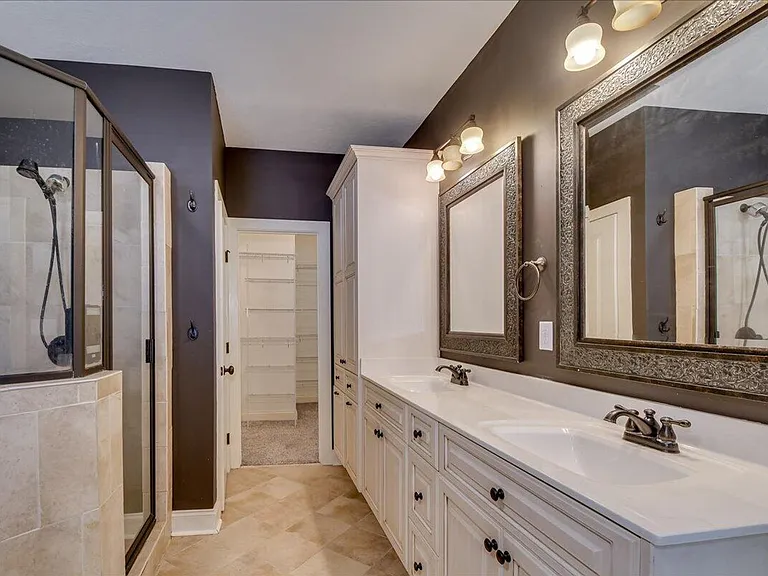 208 Havelock Dr — Photo 19