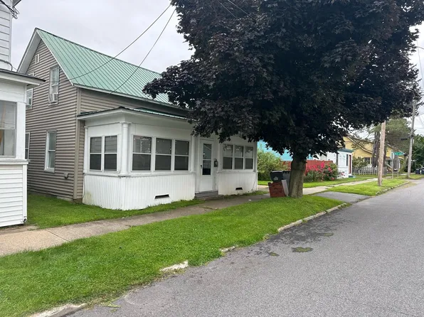 25 Standish St, Plattsburgh, NY 12901