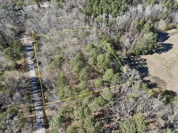 122/124 Lollis Rd, Greenwood, SC 29649