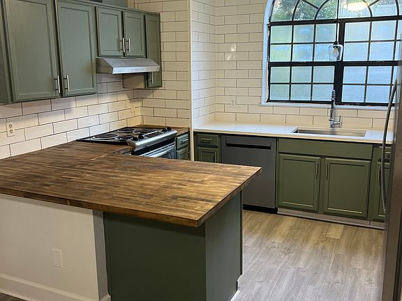 2nd image of 2828 Par Ln
