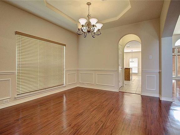 4th image of 203 Autumnwood Dr