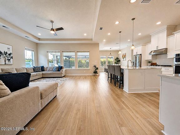 5th image of 61 YORKSHIRE Drive