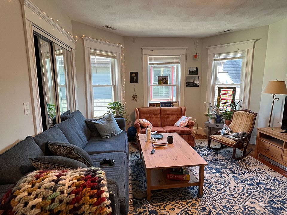 1st image of 305A Highland Ave #3