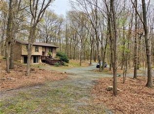 2116 Mountain Rd, Slatington, PA 18080