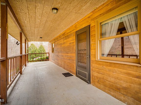 5th image of 1739 Sugar Pine Ln